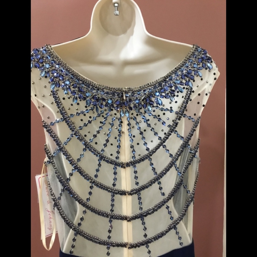 DAVE AND JOHNNY DRESS - Picture 4 of 6